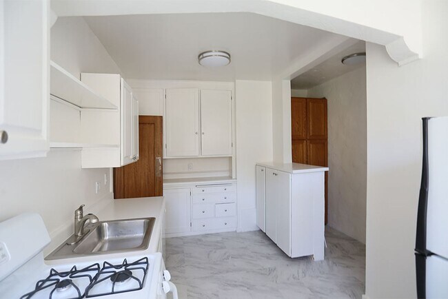 Building Photo - OPEN HOUSE:  Sunday (10/26) 3:15pm-3:45pm....