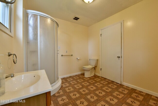 Building Photo - 113 N 3rd Ave