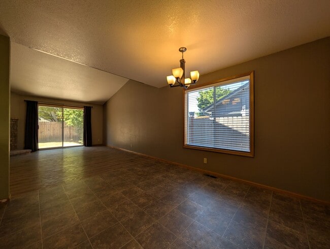 Building Photo - Wonderful 3-Bedroom, 2-Bath Home With Large Yard & A/C!
