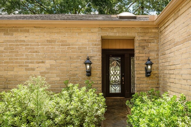Building Photo - 7715 Brush Wood Dr
