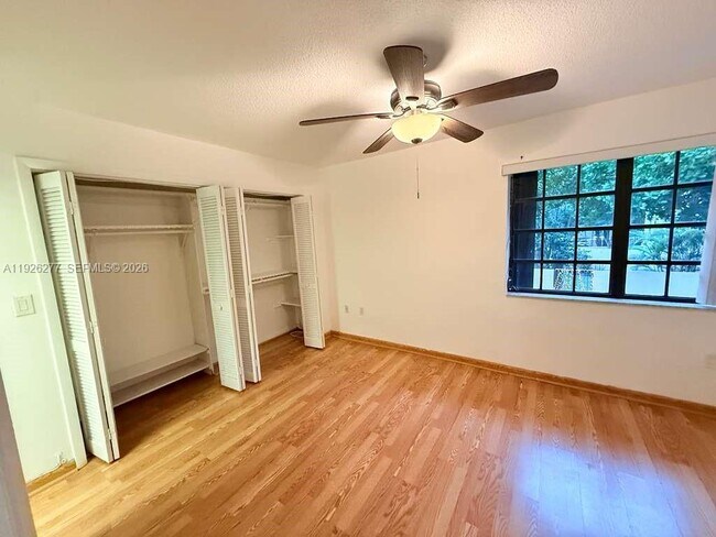 Building Photo - 1990 Brickell Ave