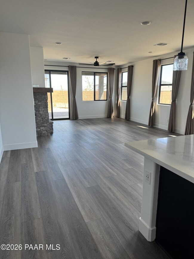 Building Photo - 6155 Summit Trl