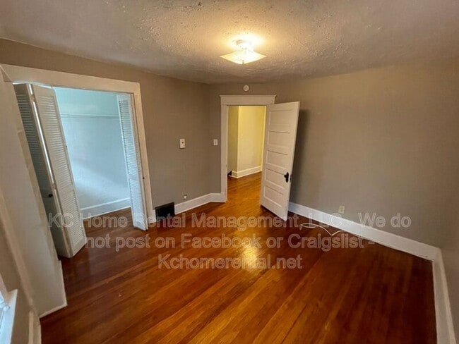 Building Photo - 3554 Genessee St