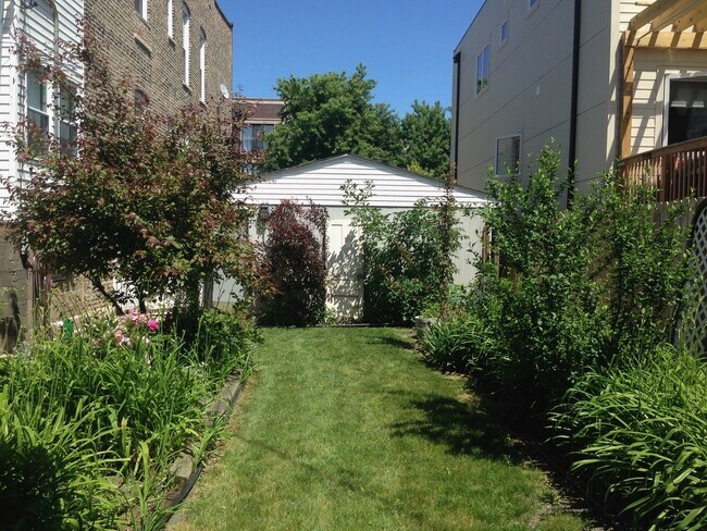 Building Photo - 1222 N Campbell Ave