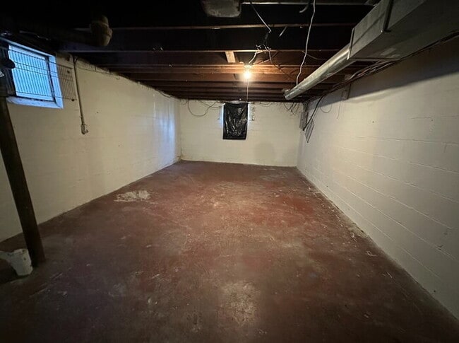 Building Photo - CENTER TOWNSHIP! ** SECTION 8 ACCEPTED**  2 BEDROOM/1 BATH HOME AVAILABLE NOW!!