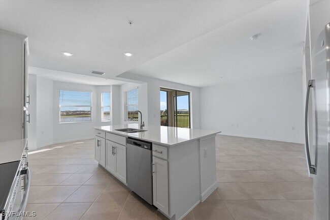 Building Photo - 5555 Double Eagle Cir