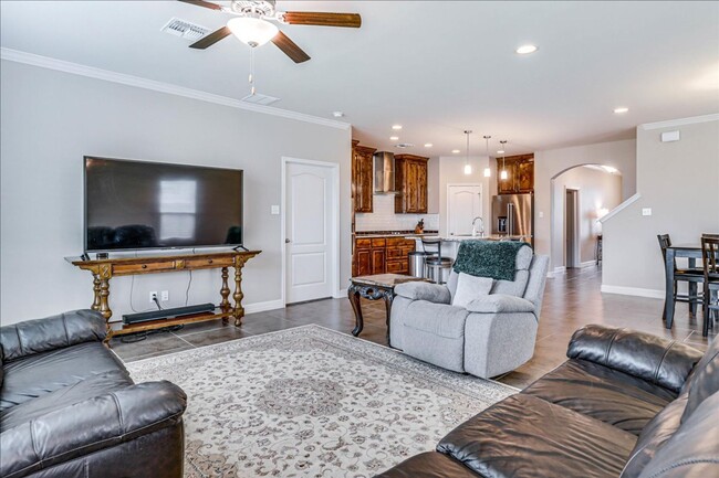 Building Photo - 7617 Diamond Dr.