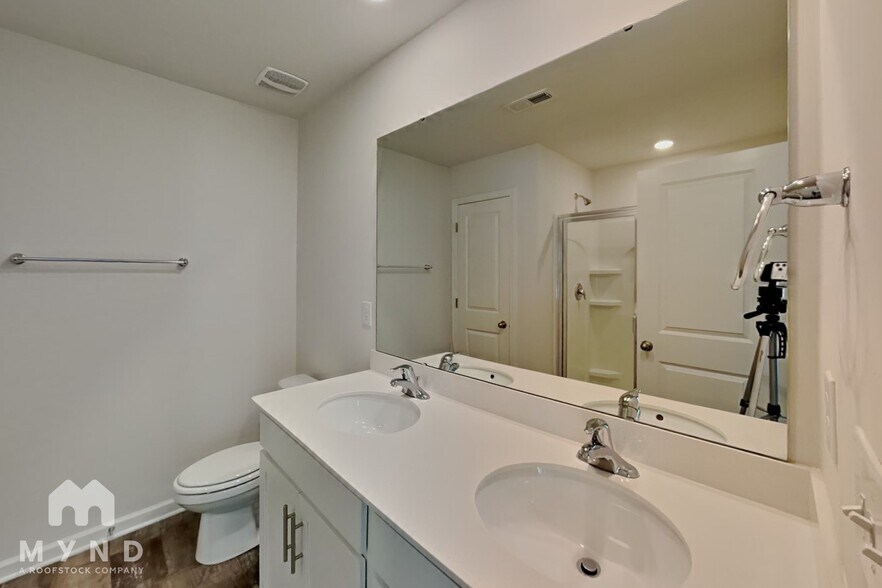 Building Photo - 1037 Jaxson Terry LN