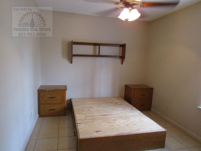 Building Photo - 1100 S James St