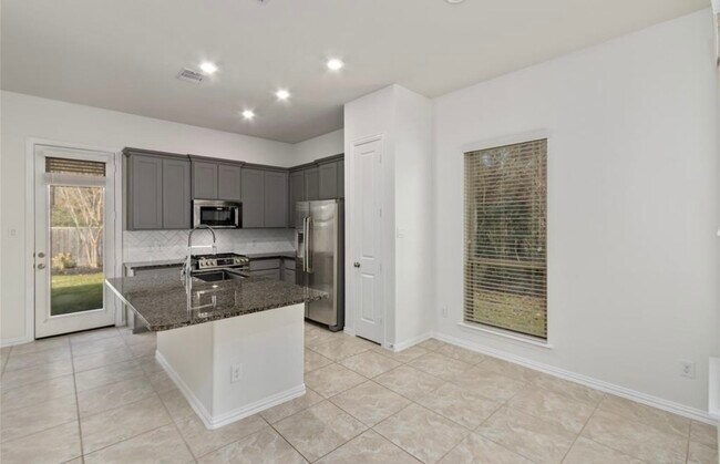 Building Photo - 130 Moon Dance Ct