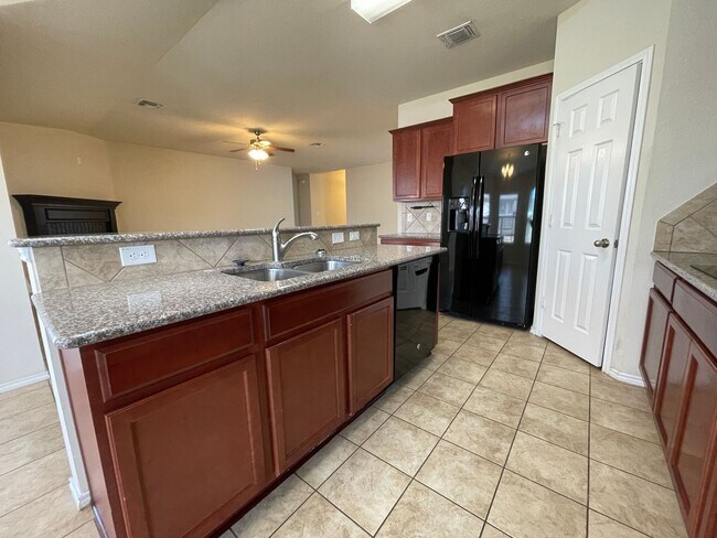 Building Photo - 4-Bedroom House for Rent in Killeen - *Get 1/2 off one month of rent!*