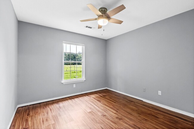 Building Photo - Pioneer Ln Duplex