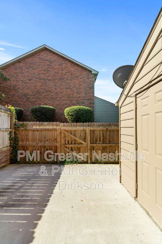 Building Photo - 113 Lakebrink Dr