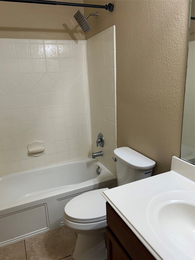 Building Photo - 25111 Country Gate Dr