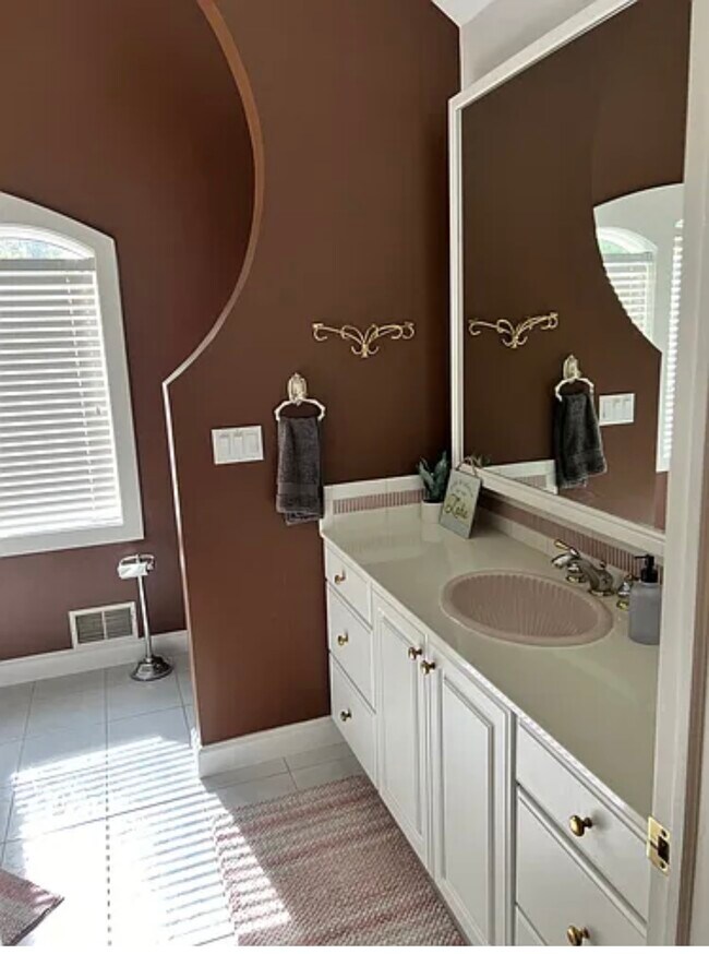 Building Photo - 8862 Bellemere Ct