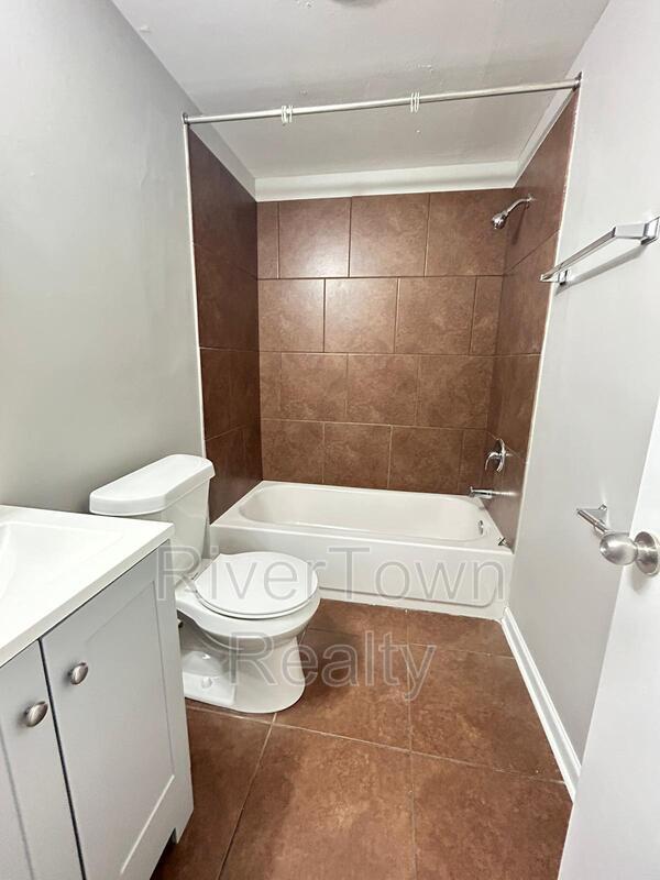 Building Photo - 1316 E Raines Rd