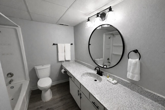 Building Photo - 505 N Rock Rd