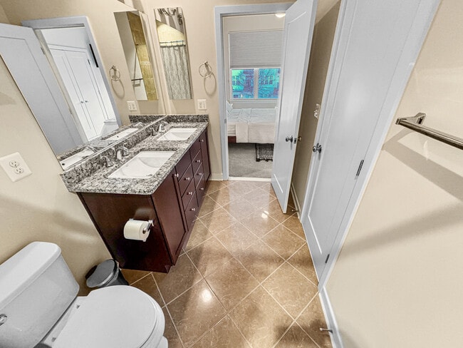 Building Photo - 5610 45th Ave