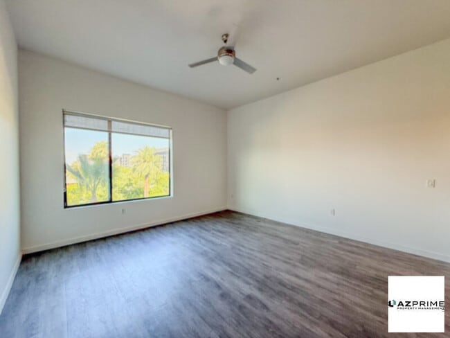 Building Photo - Stylish 1/1 Downtown Phoenix Condo!