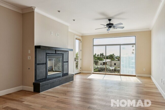 Building Photo - Charming 3BR Townhome in Scottsdale