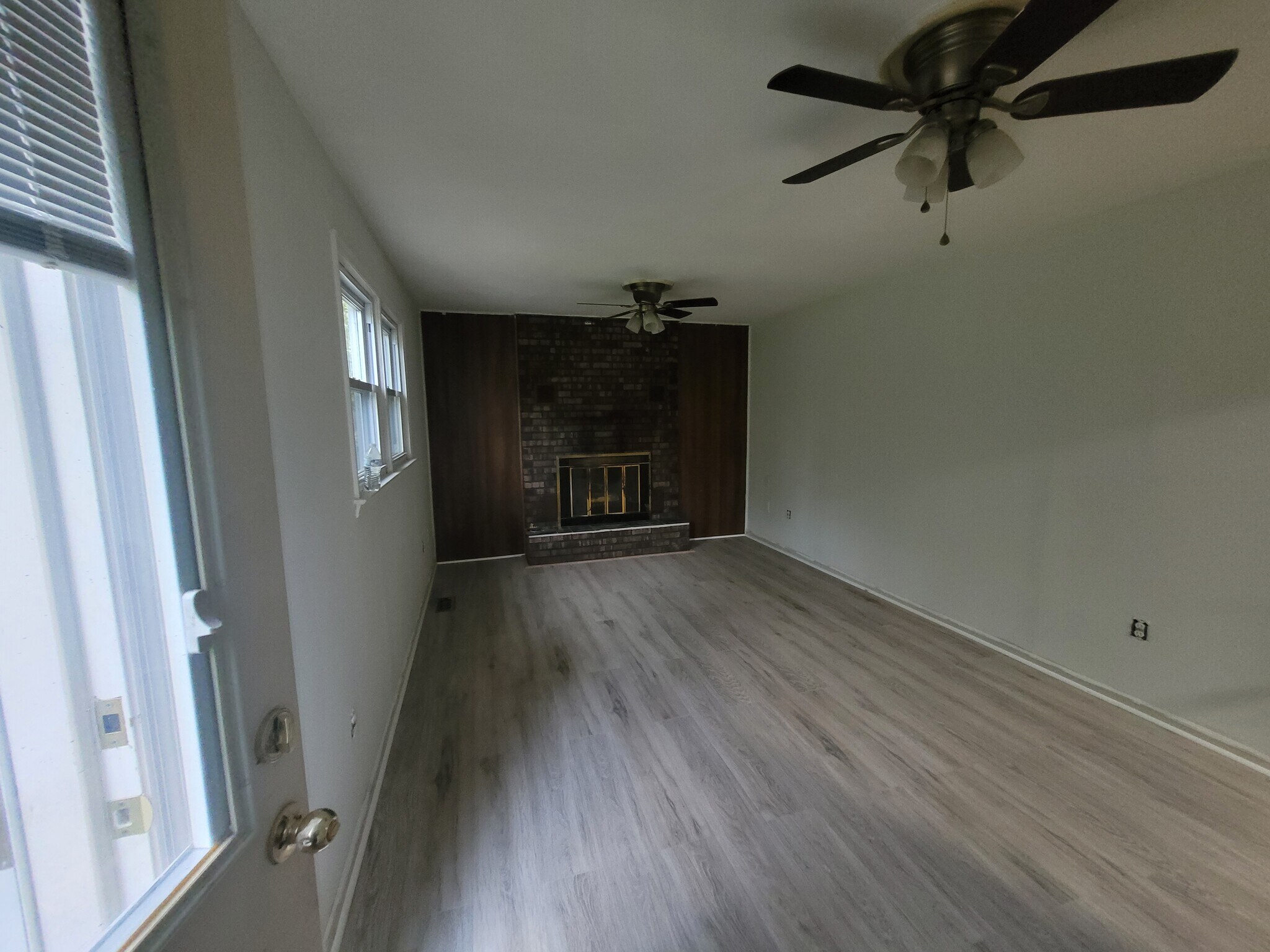 Den - 4008 Oakland Road