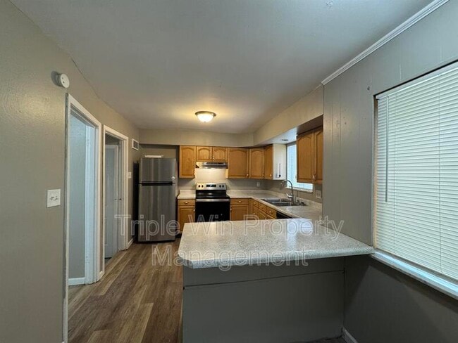 Building Photo - 11930 N Ranch Dr