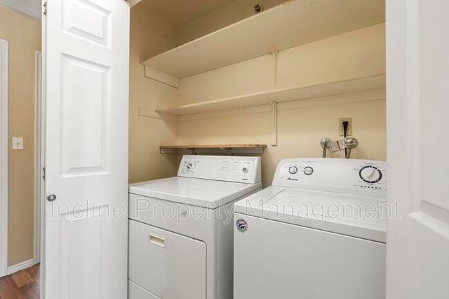 Building Photo - 636 S 500 W