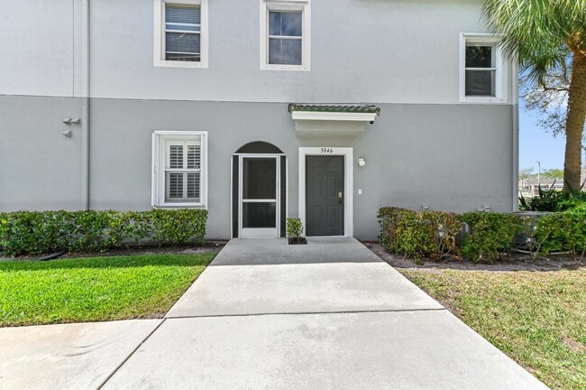Building Photo - 3043 Grandiflora Dr