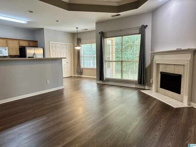 Building Photo - 560 Summit Cir
