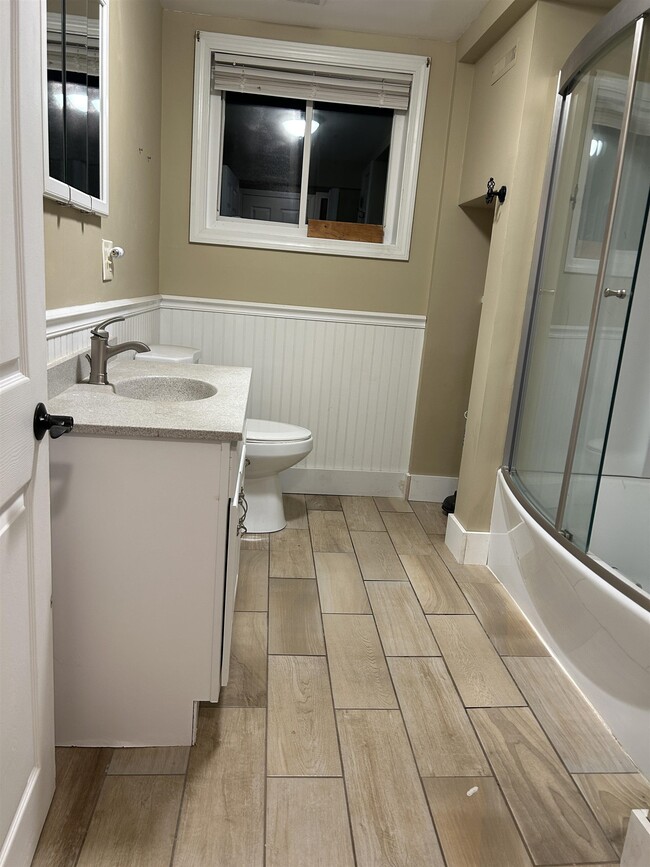 Building Photo - 293 Bear Hill Rd