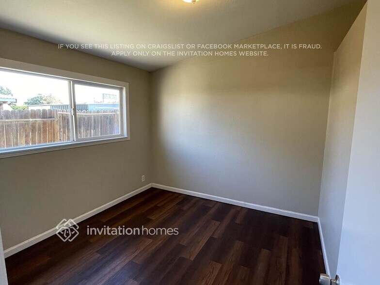 Building Photo - 32 Bryan Ave