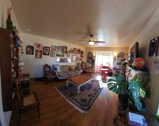 Building Photo - 7 Bedroom 3 bath home close to POLY!!!!