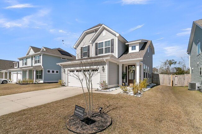 Building Photo - Charming Home in Moncks Corner's Spring Gr...