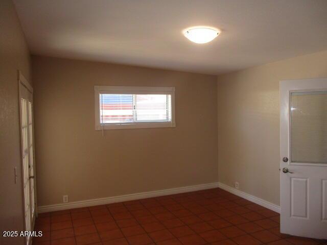 Building Photo - 2021 S La Rosa Dr