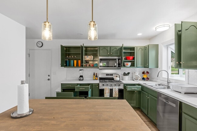 Building Photo - 2662 Smoke View Dr