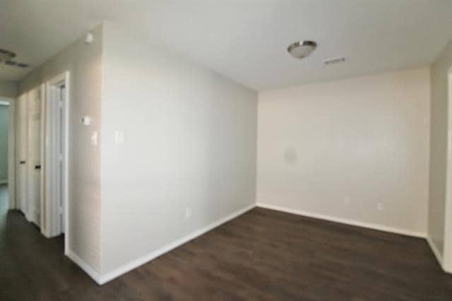 Building Photo - 6622 S Creek Dr