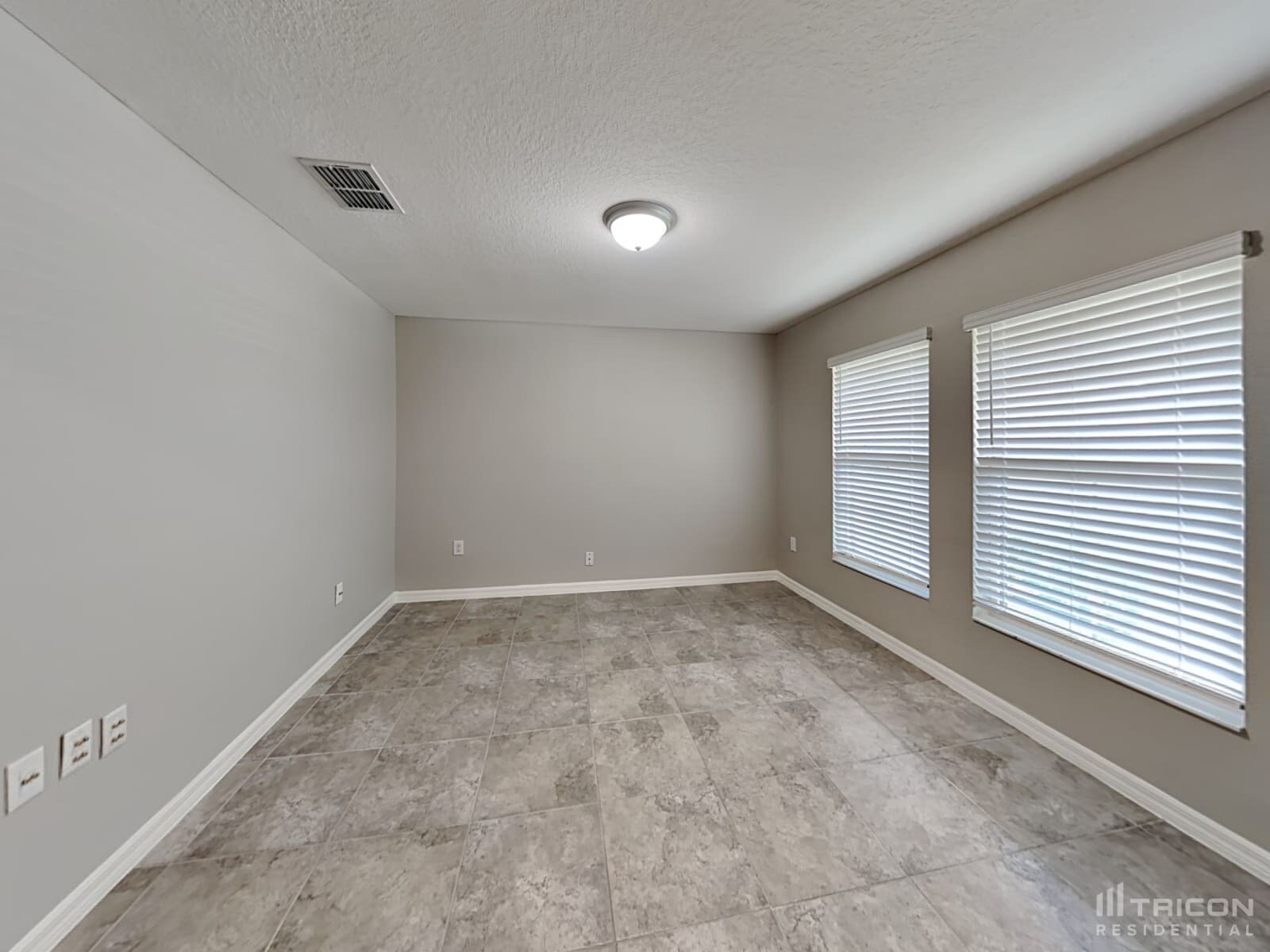 Building Photo - 9701 Sage Creek Dr