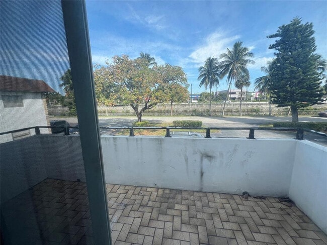 Building Photo - 230 SW 1st St