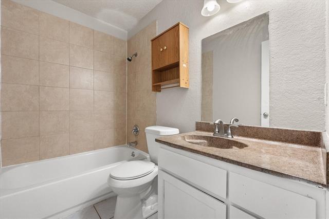 Building Photo - 352 Spring Branch Ln