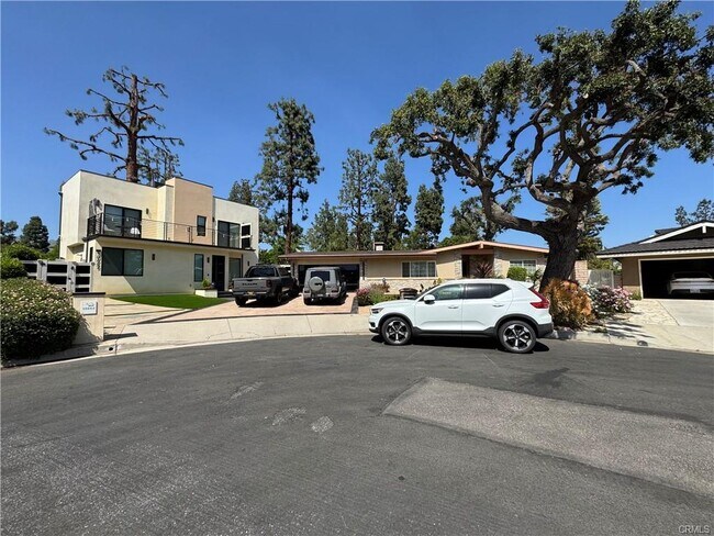 Building Photo - 10658 Fullbright Ave