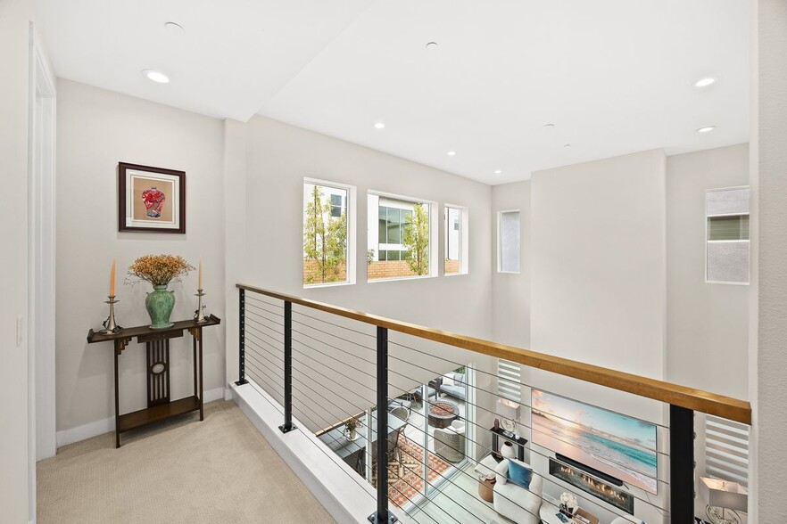 Building Photo - 478 Sycamore Dr