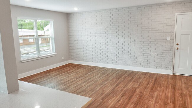 Building Photo - The Finley Downtown, Unit 117