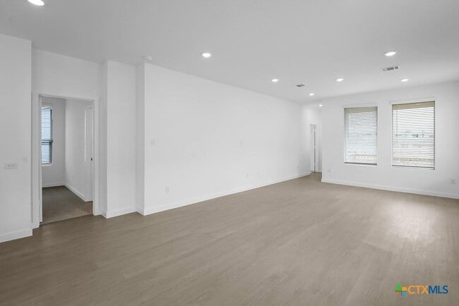 Building Photo - 247 Flathead