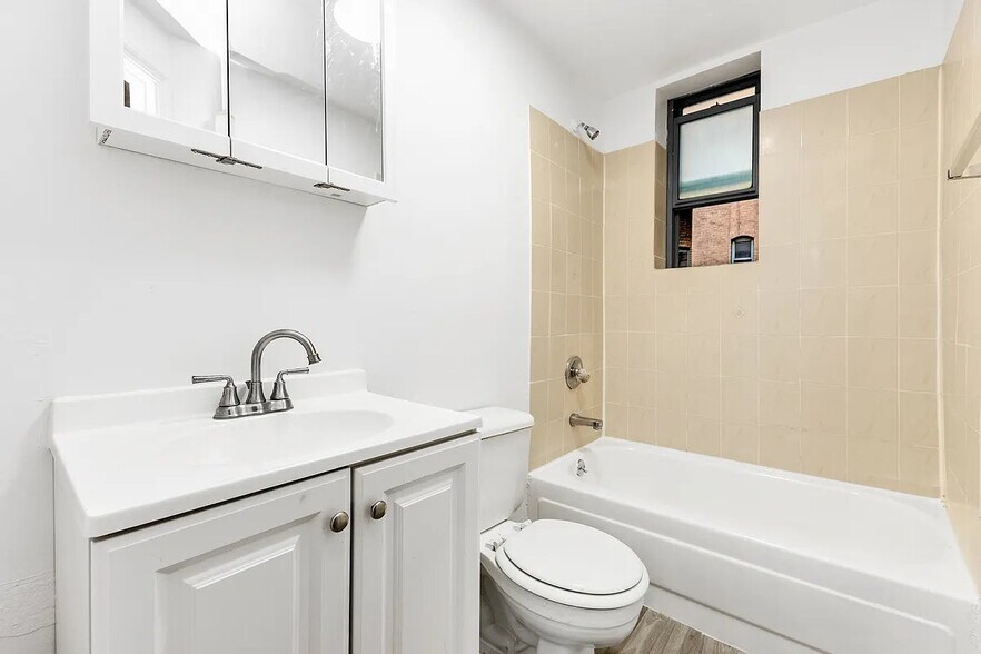 Building Photo - 239 W 63rd St