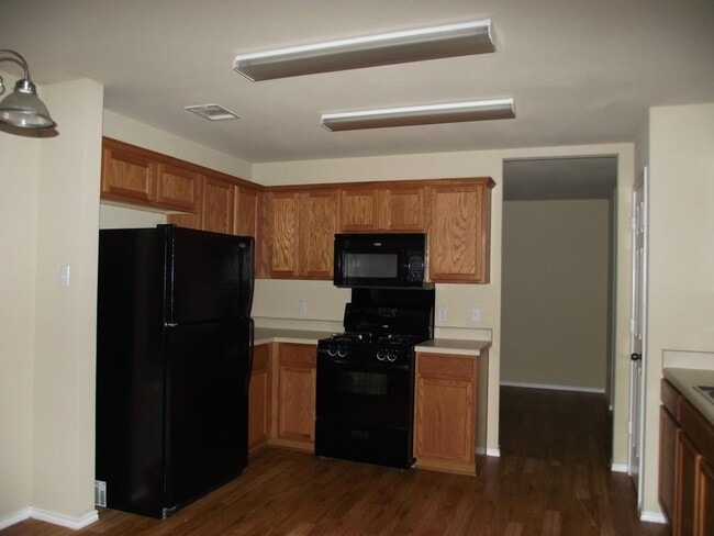 Building Photo - 2504 Wilma Rudolph Rd