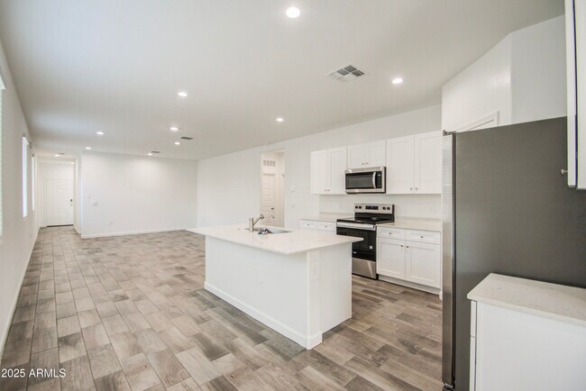 Building Photo - 1749 W Stealth Ave