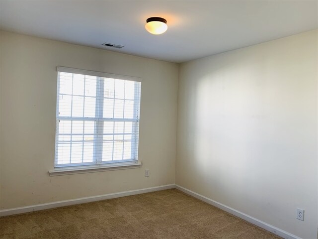Building Photo - 612 Woodson Dr