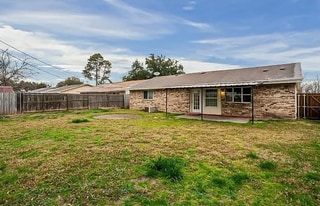 Building Photo - 423 Southlake Dr