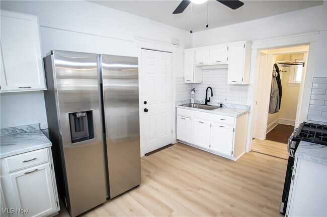 Building Photo - 6828 Indiana Ave