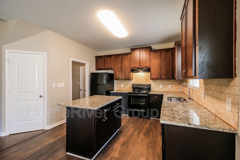Building Photo - 192 Daisy Cir
